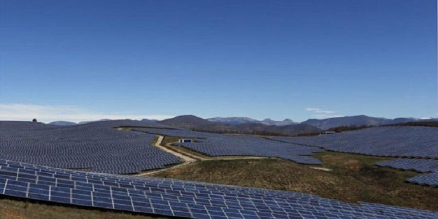 بزرگترین مزرعه تولید برق از انرژی خورشیدی در فرانسه