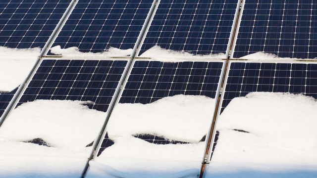 اختراع صفحات خورشیدی ضد برف