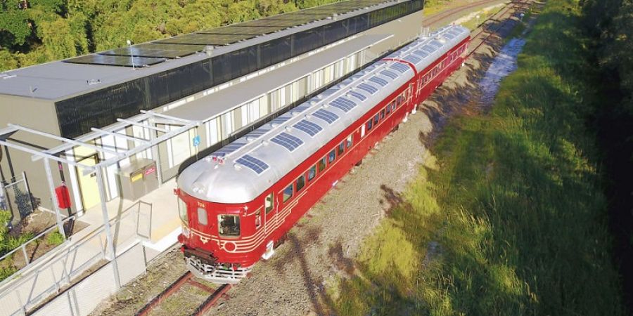 اولین قطار تمام برق خورشیدی جهان به ریل انداخته شد