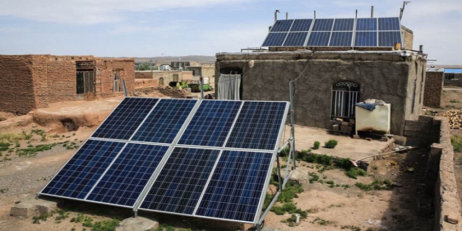 جزئیات نصب مولدهای خورشیدی در خانه مددجویان کمیته امداد